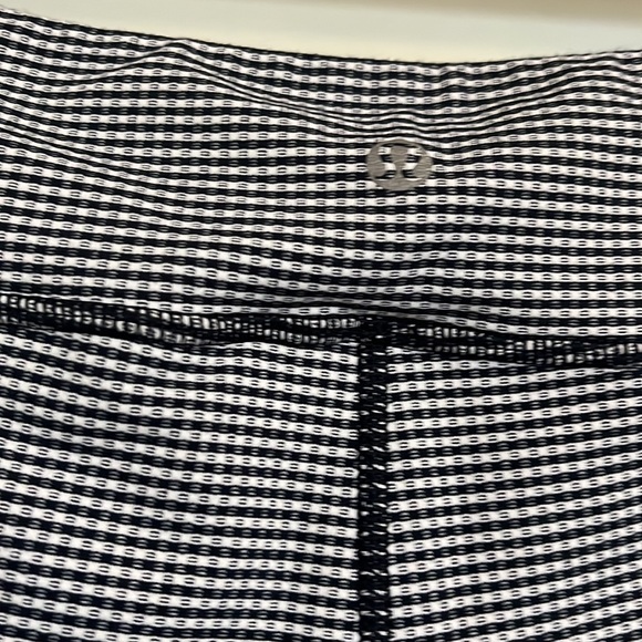 LuLuLemon capri pant - Picture 4 of 6